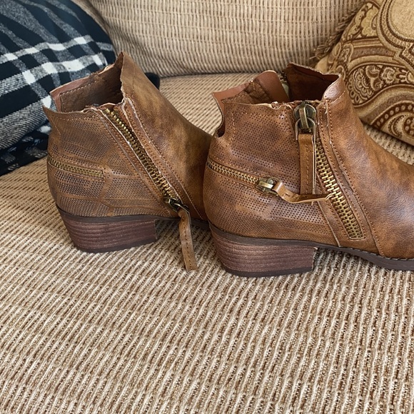 Ankle Boots - Picture 5 of 8